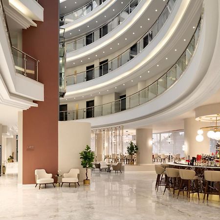 Ramada By Wyndham Bucharest Otopeni Airport ภายนอก รูปภาพ
