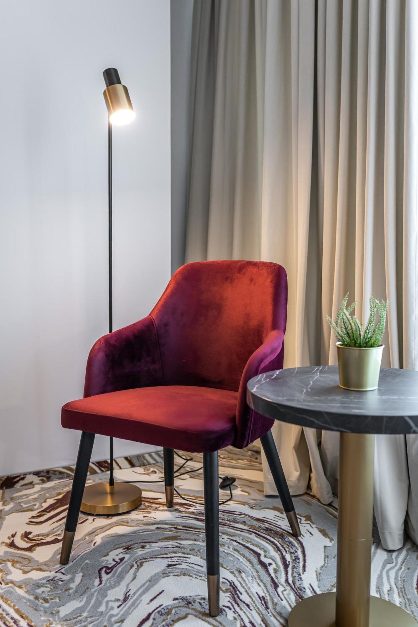 Ramada By Wyndham Bucharest Otopeni Airport ภายนอก รูปภาพ
