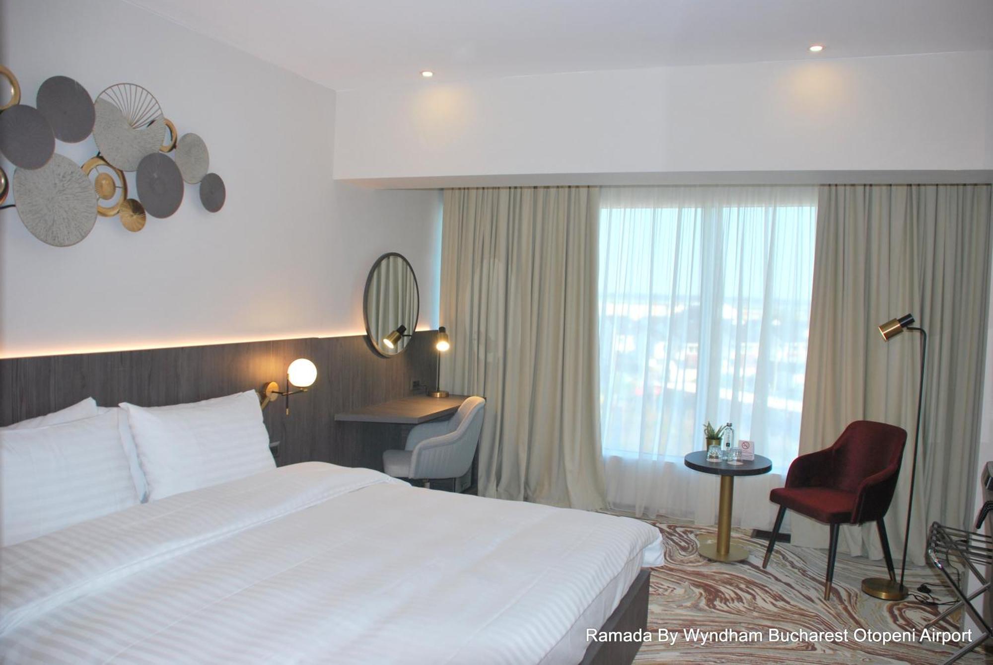 Ramada By Wyndham Bucharest Otopeni Airport ภายนอก รูปภาพ