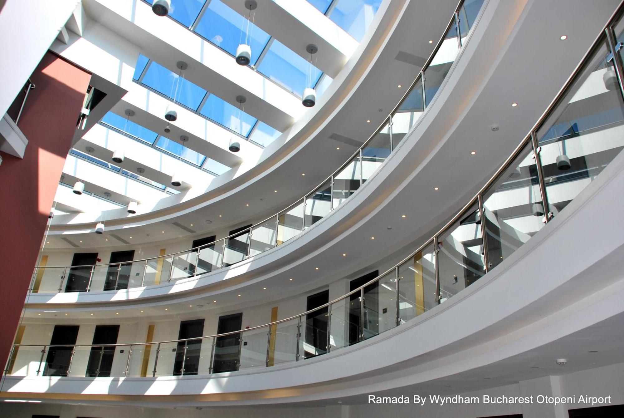Ramada By Wyndham Bucharest Otopeni Airport ภายนอก รูปภาพ