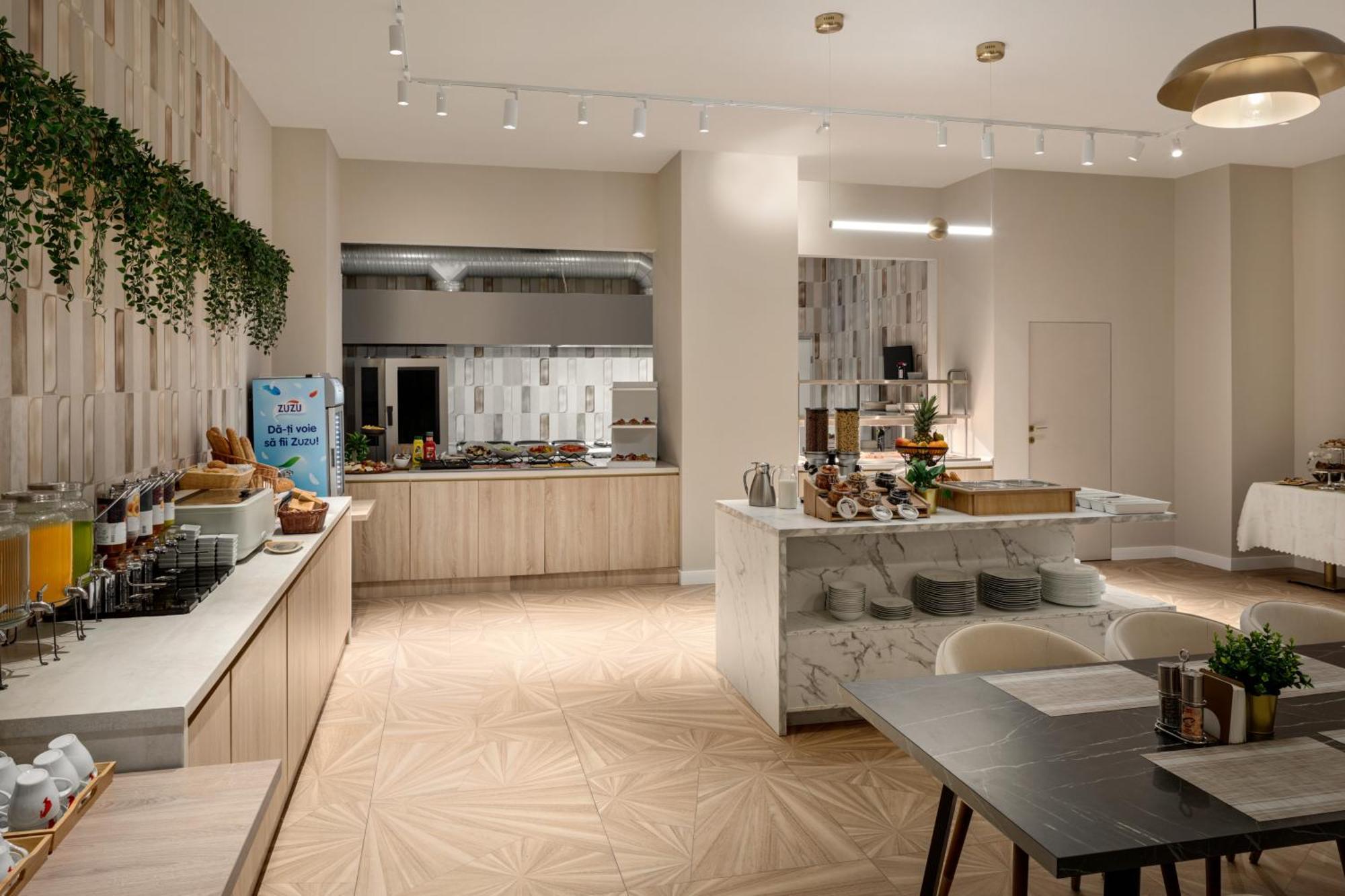 Ramada By Wyndham Bucharest Otopeni Airport ภายนอก รูปภาพ