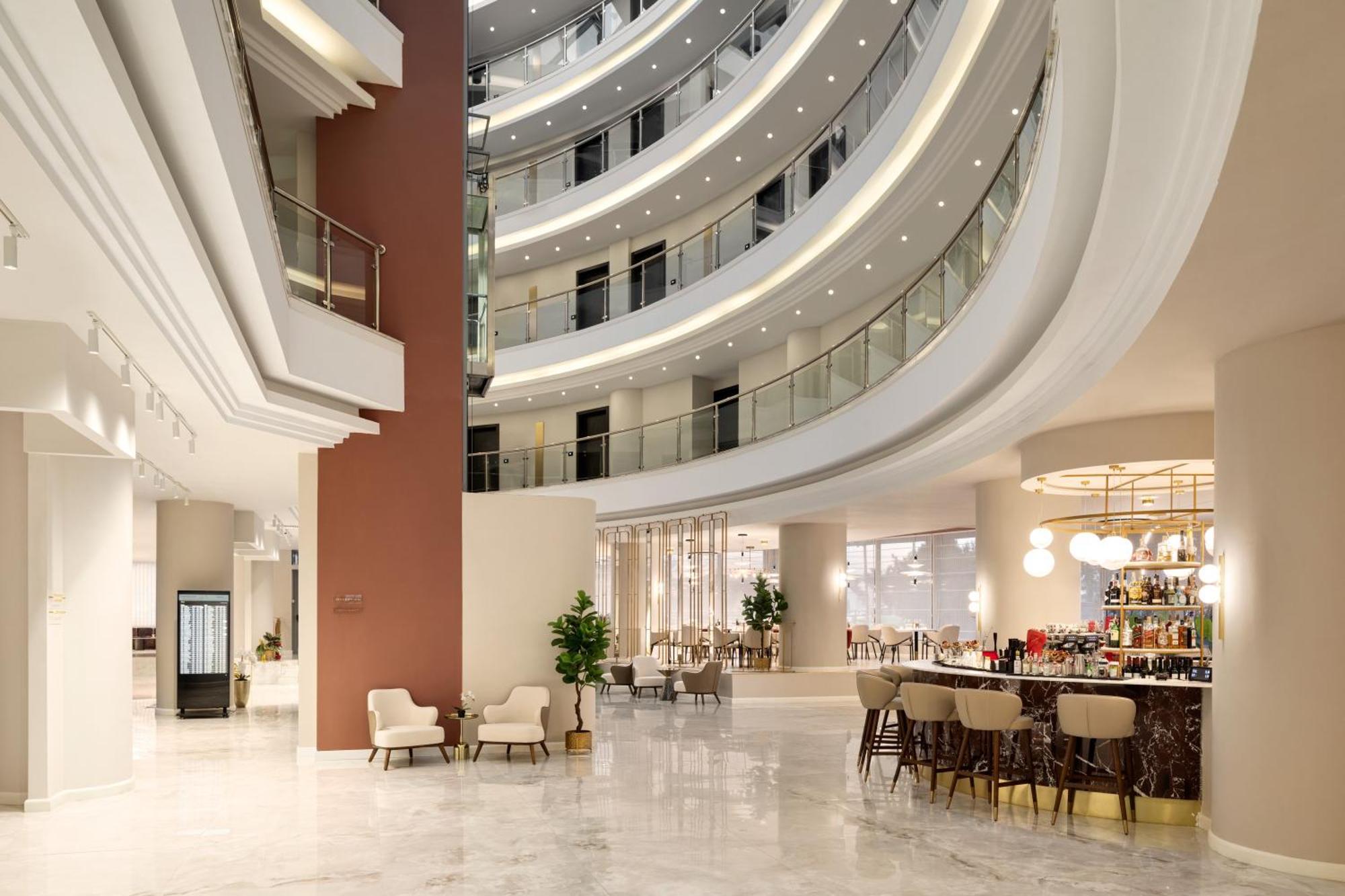 Ramada By Wyndham Bucharest Otopeni Airport ภายนอก รูปภาพ