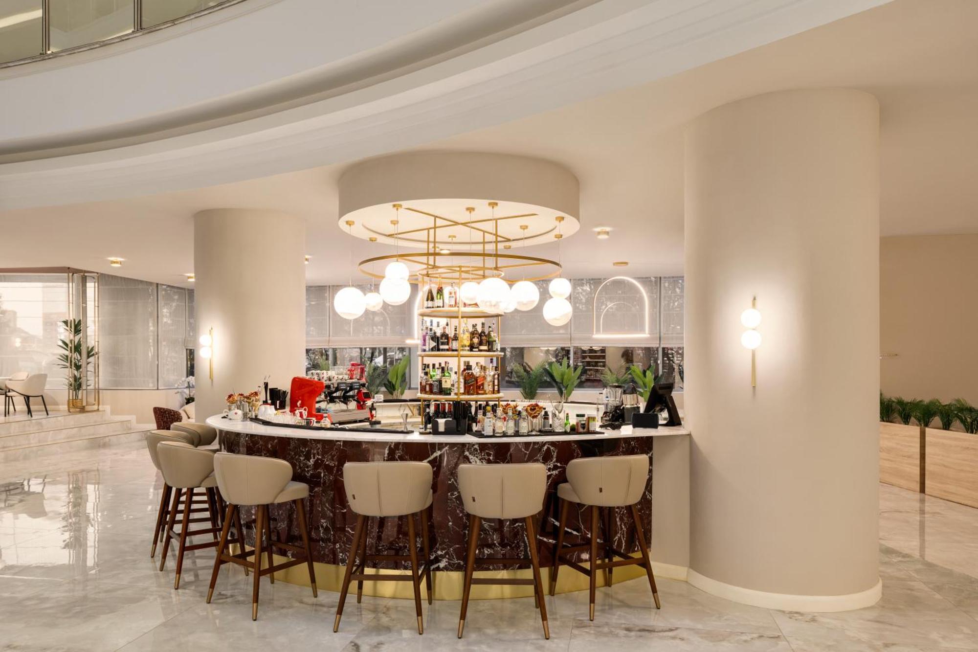 Ramada By Wyndham Bucharest Otopeni Airport ภายนอก รูปภาพ