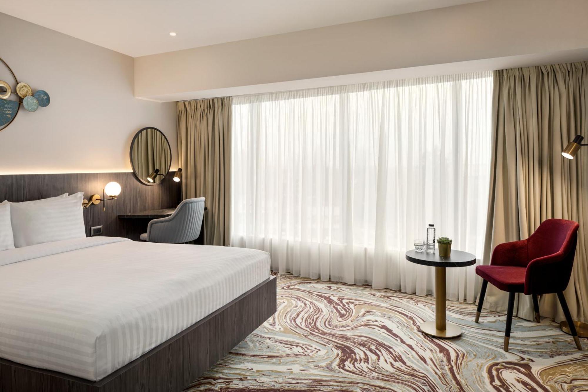 Ramada By Wyndham Bucharest Otopeni Airport ภายนอก รูปภาพ